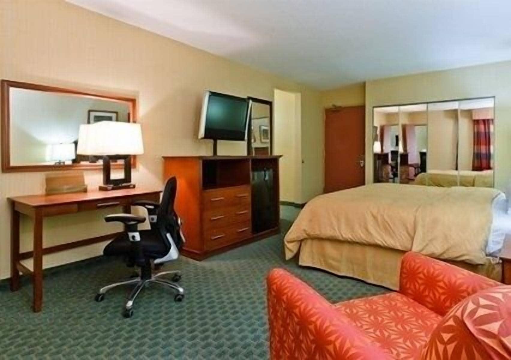Quality Inn And Conference Center Greeley Downtown Екстер'єр фото