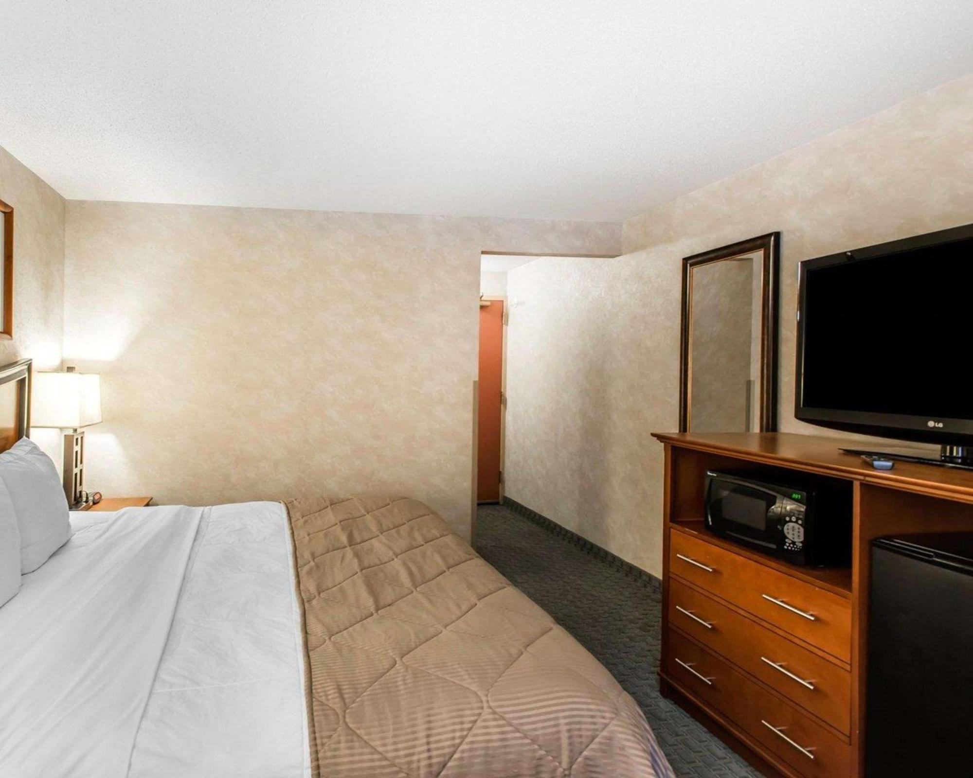 Quality Inn And Conference Center Greeley Downtown Екстер'єр фото